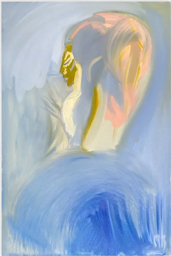 Pintura de figura feminina de costas em tons de azul-claro, cabelo laranja e amarelo e grande massa azul ondulada na base.