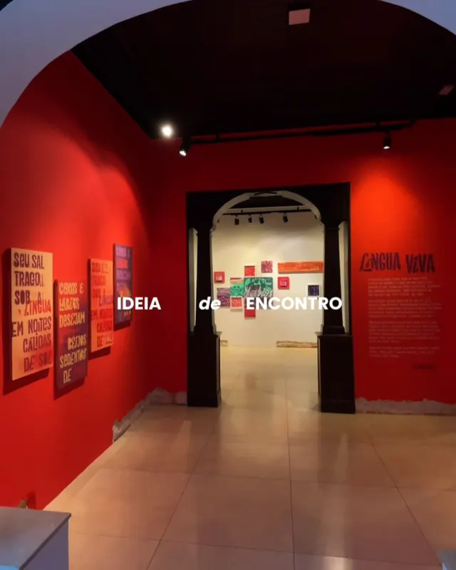Uma exposição perfeita para conhecer com alguém!